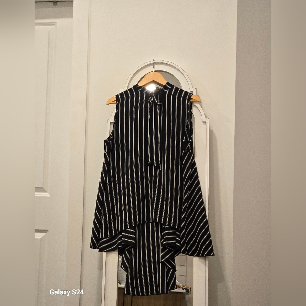 Kim & Cami Monochrome Striped Top